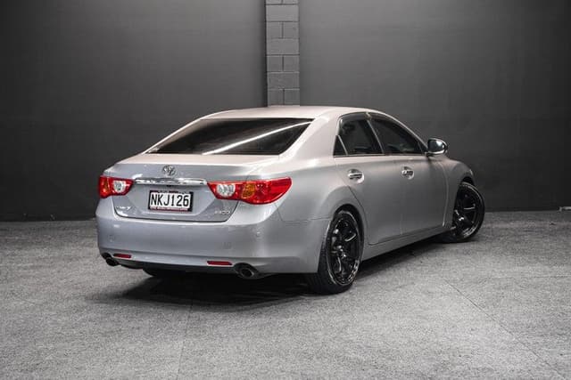 2011 Toyota Mark X JDM car for sale — photo 11 of 18
