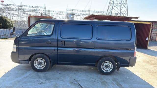 2001 Nissan Caravan JDM car for sale — photo 7 of 18
