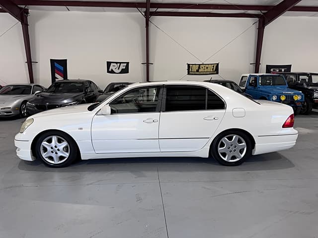 2000 Toyota Celsior JDM car for sale — photo 2 of 25