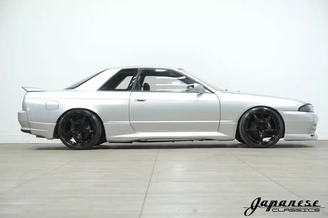 1993 Nissan Skyline JDM car for sale — photo 4 of 25
