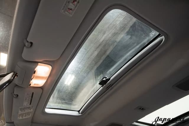 1996 Toyota Granvia JDM car for sale — photo 24 of 25
