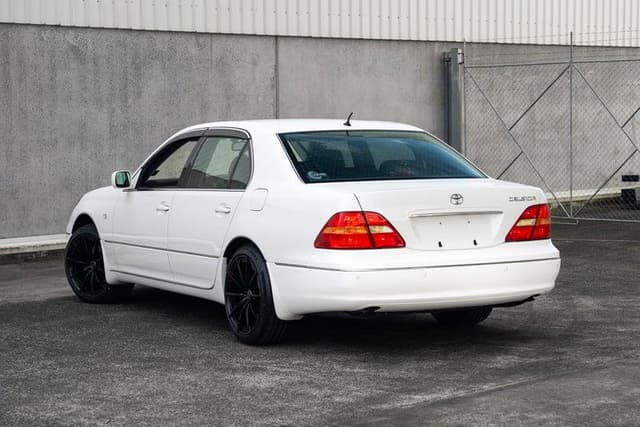 2002 Toyota Celsior JDM car for sale — photo 2 of 17
