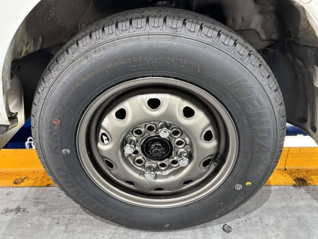 1998 Mitsubishi Minicab JDM car for sale — photo 16 of 24