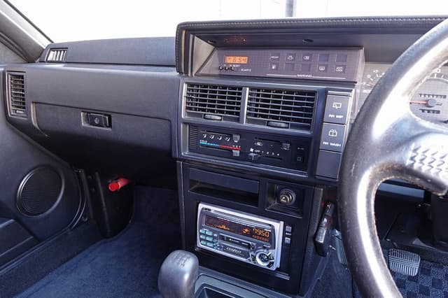 1987 Nissan Skyline JDM car for sale — photo 22 of 25