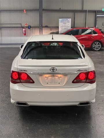 2009 Toyota Crown JDM car for sale — photo 10 of 19