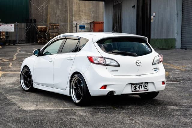 2012 Mazda Axela JDM car for sale — photo 3 of 18