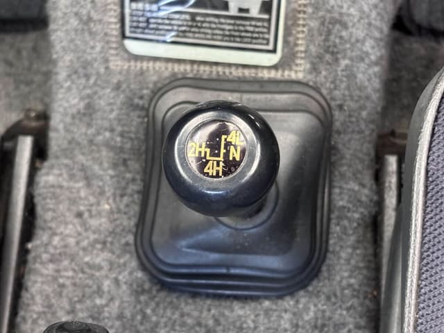 1997 Suzuki Jimny JDM car for sale — photo 21 of 25