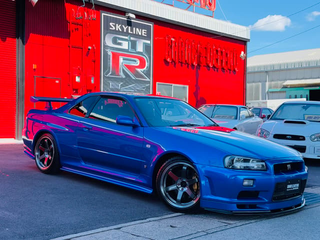 Nissan Skyline JDM car for sale — photo 2 of 25