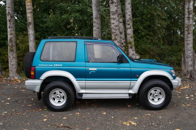 1994 Mitsubishi Pajero JDM car for sale — photo 7 of 15