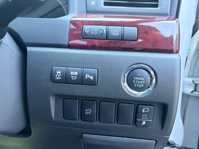 2010 Toyota Vellfire JDM car for sale — photo 13 of 21