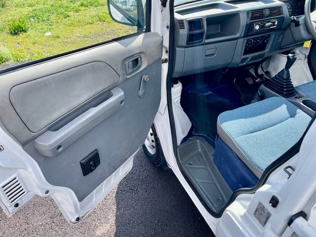 1999 Mitsubishi Minicab JDM car for sale — photo 22 of 25