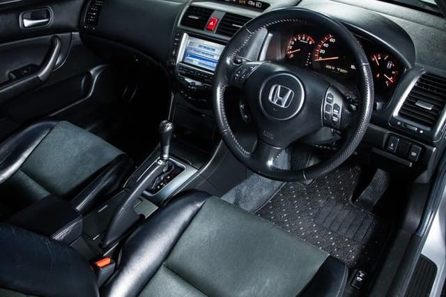 2006 Honda Accord JDM car for sale — photo 13 of 17