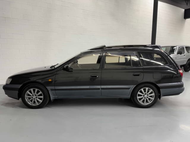 1992 Toyota Caldina JDM car for sale — photo 8 of 25