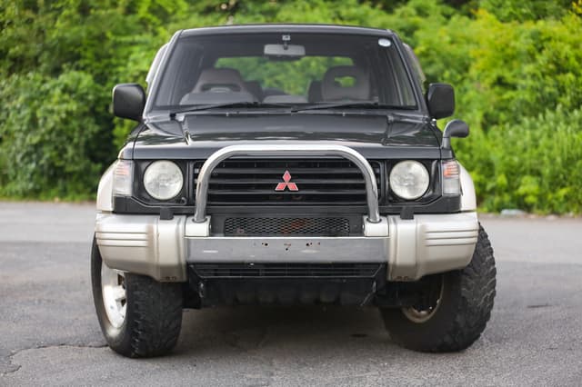 1993 Mitsubishi Pajero JDM car for sale — photo 17 of 25