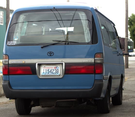 1997 Toyota HiAce JDM car for sale — photo 4 of 25