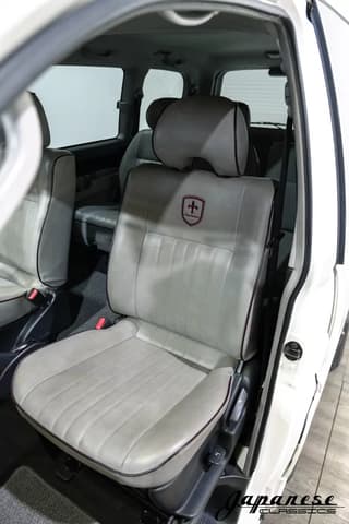 1999 Mitsubishi Delica JDM car for sale — photo 17 of 25