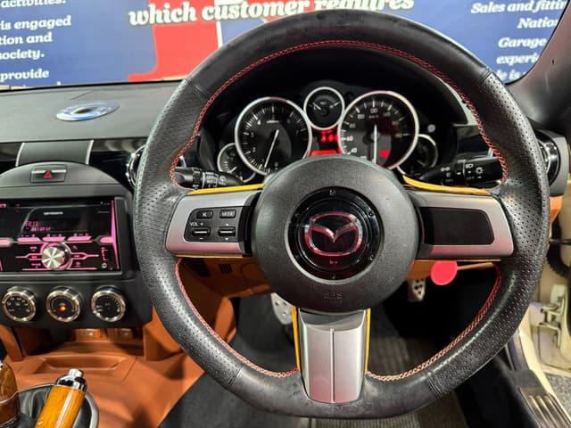 2005 Mazda Roadster (Eunos Roadster / MX-5) JDM car for sale — photo 10 of 25