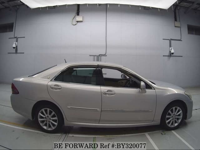 2008 Toyota Crown JDM car for sale — photo 4 of 8