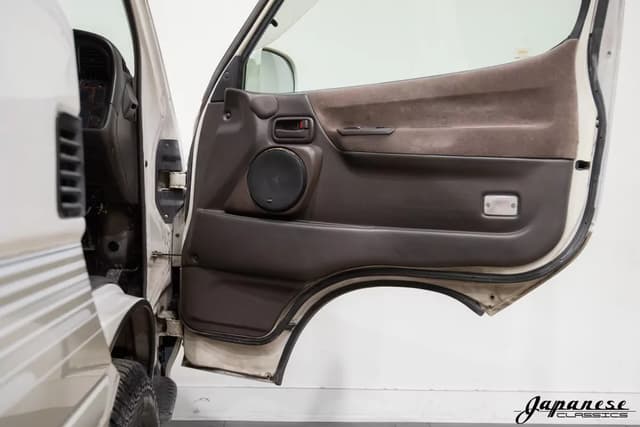 1997 Toyota HiAce JDM car for sale — photo 23 of 25