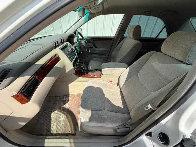 2000 Toyota Crown JDM car for sale — photo 10 of 22