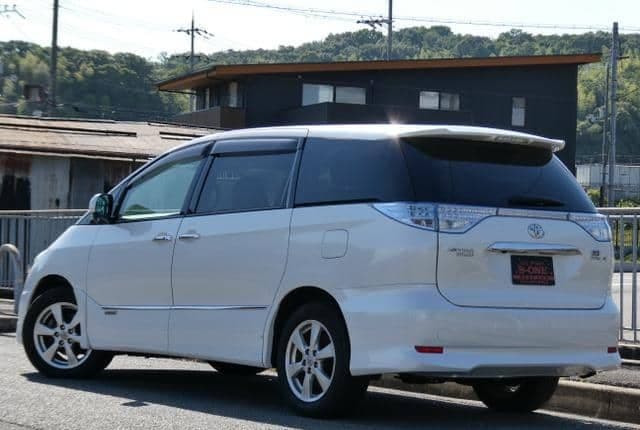 2009 Toyota Estima JDM car for sale — photo 3 of 18