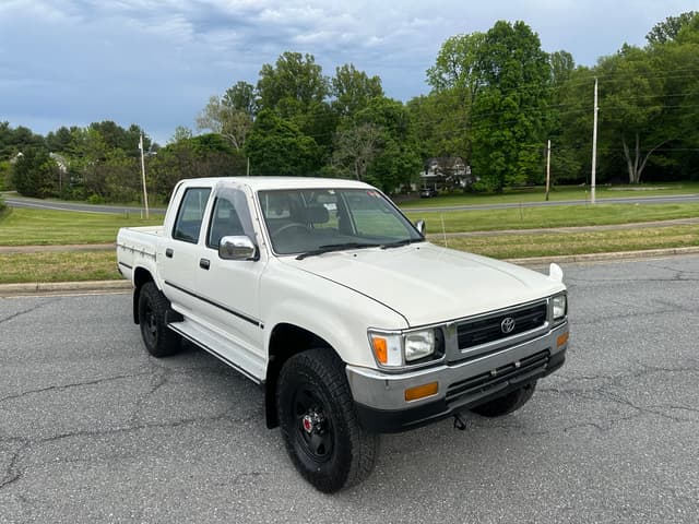 1992 Toyota Hilux JDM car for sale — photo 10 of 10