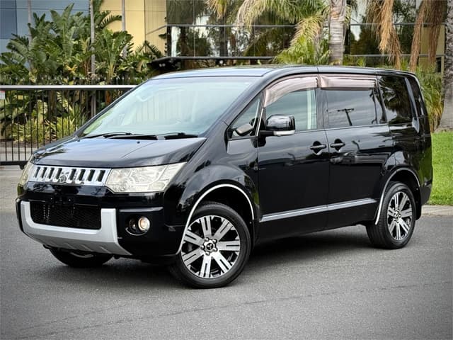 2009 Mitsubishi Delica JDM car for sale — photo 3 of 25