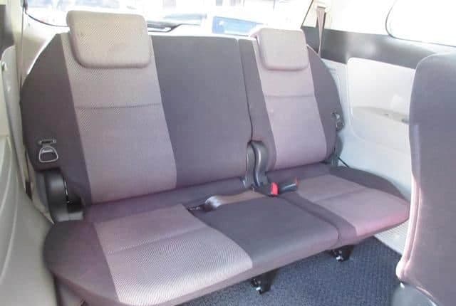 2006 Toyota Estima JDM car for sale — photo 15 of 20
