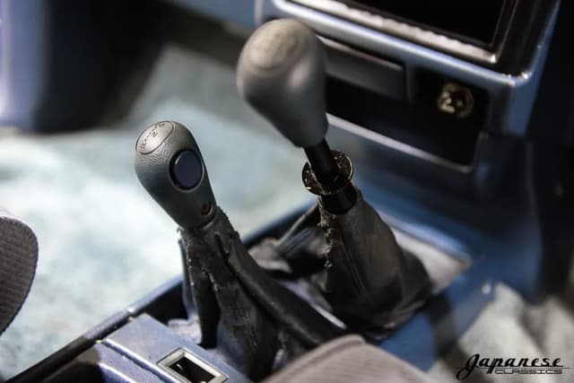 1994 Toyota Hilux JDM car for sale — photo 13 of 25