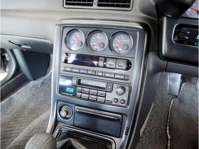 1990 Nissan Skyline JDM car for sale — photo 18 of 25