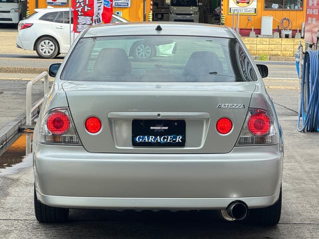 1998 Toyota Altezza JDM car for sale — photo 14 of 25