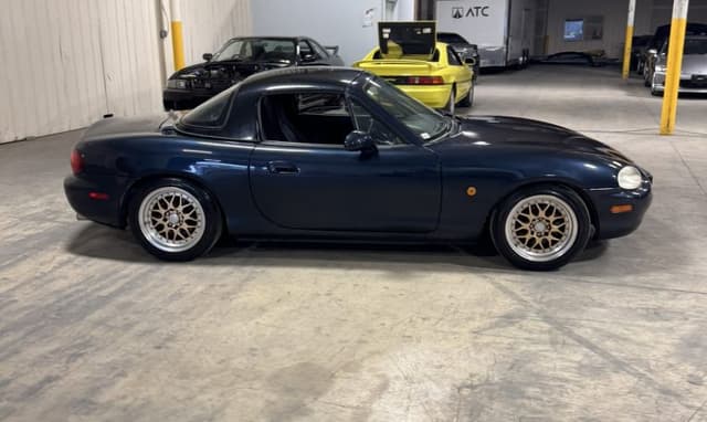 1998 Mazda Roadster (Eunos Roadster / MX-5) JDM car for sale — photo 6 of 25