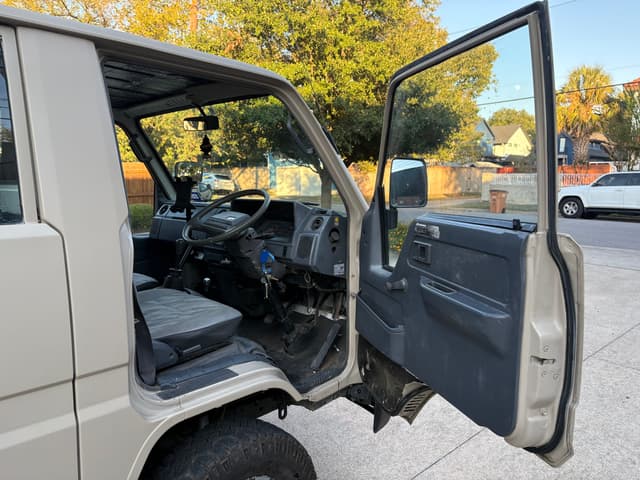 1994 Toyota HiAce JDM car for sale — photo 6 of 10