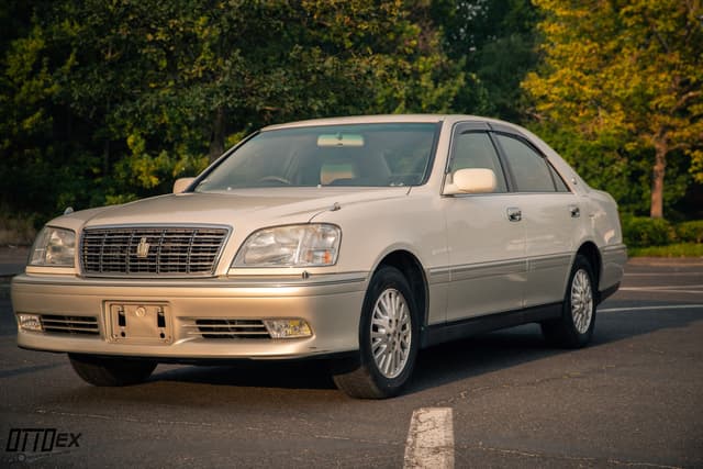 2001 Toyota Crown JDM car for sale — photo 4 of 25
