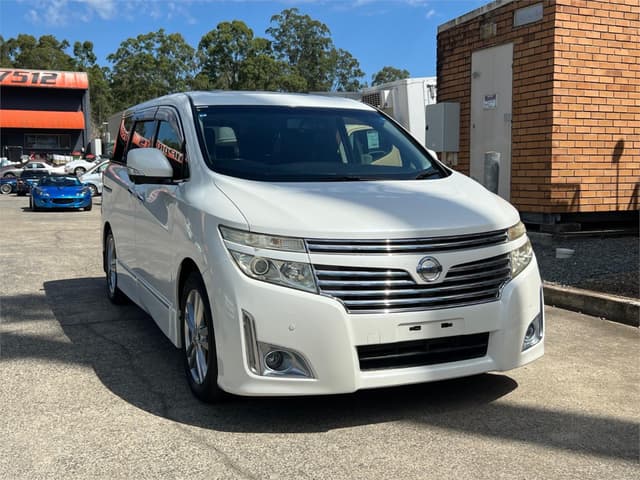 2011 Nissan Elgrand JDM car for sale — photo 3 of 16