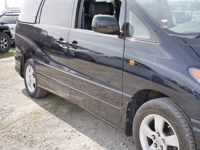 2001 Toyota Estima JDM car for sale — photo 10 of 25