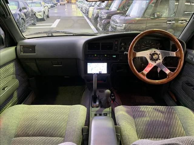 1993 Toyota Hilux Surf JDM car for sale — photo 5 of 5