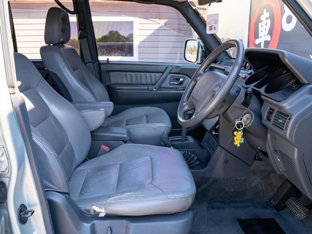 1993 Mitsubishi Pajero JDM car for sale — photo 5 of 18