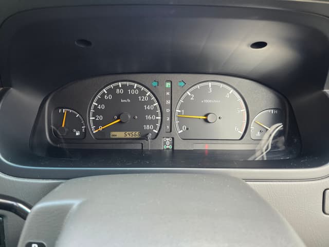 1998 Nissan Elgrand JDM car for sale — photo 9 of 17