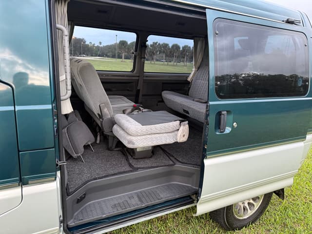 1996 Mitsubishi Delica JDM car for sale — photo 16 of 25