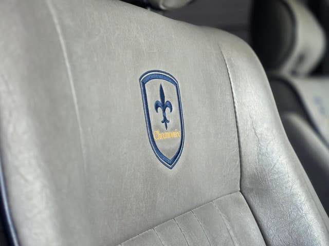 2000 Mitsubishi Delica JDM car for sale — photo 12 of 25