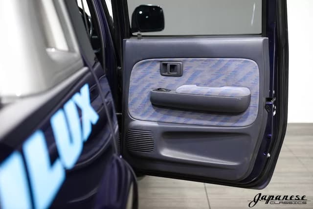 1998 Toyota Hilux JDM car for sale — photo 23 of 25
