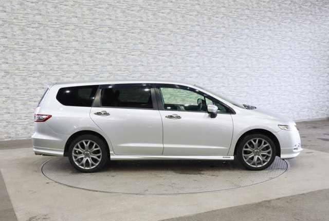 2011 Honda Odyssey JDM car for sale — photo 5 of 12
