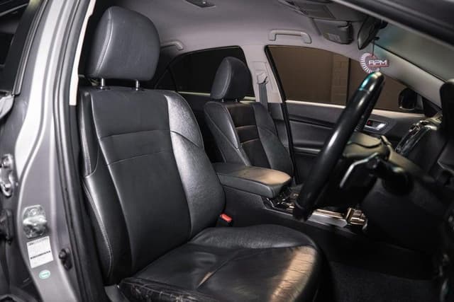 2009 Toyota Mark X JDM car for sale — photo 15 of 20