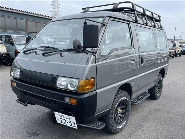 1995 Mitsubishi Delica JDM car for sale — photo 4 of 25