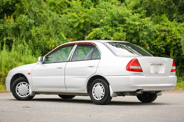 1996 Mitsubishi Mirage JDM car for sale — photo 8 of 10