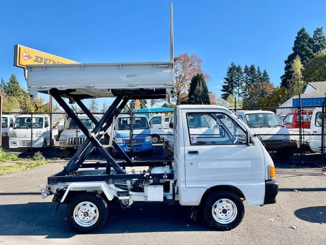 1992 Daihatsu Hijet JDM car for sale — photo 15 of 25