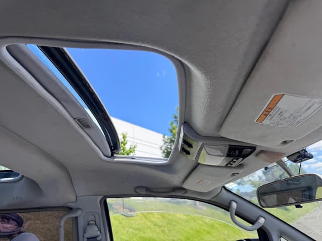 1997 Mitsubishi Delica JDM car for sale — photo 15 of 23