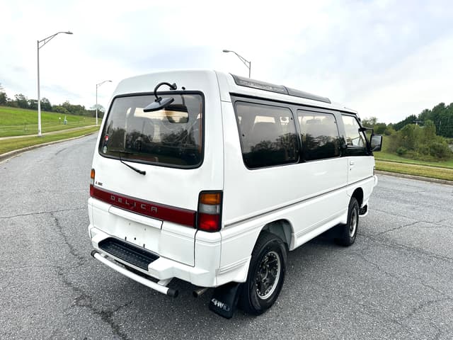 1991 Mitsubishi Delica JDM car for sale — photo 6 of 10