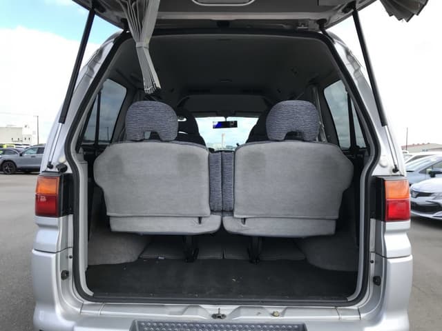 2002 Mitsubishi Delica JDM car for sale — photo 15 of 25
